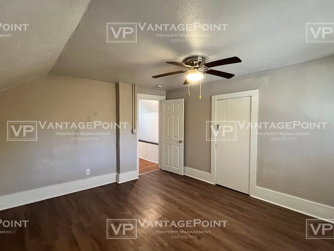 Building Photo - 370 S Main St