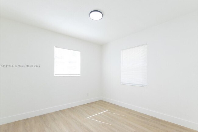 Building Photo - 1167 NW 9th Ave