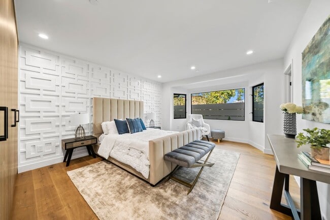 Building Photo - 16105 Clear Oak Dr