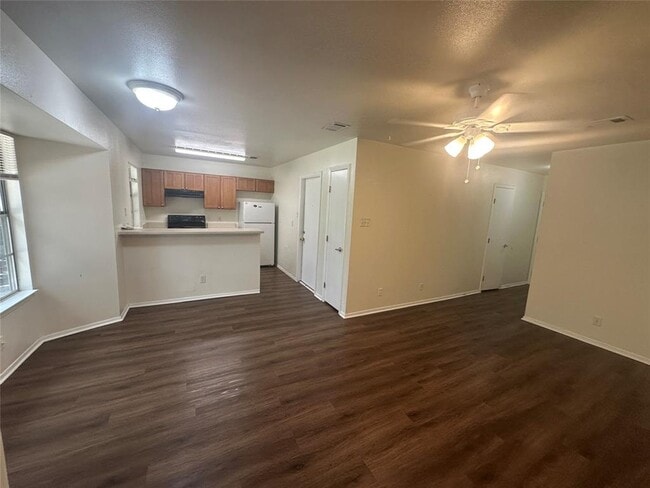 Building Photo - 8510 Woodstone Dr