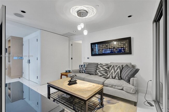 Building Photo - 17121 Collins Ave