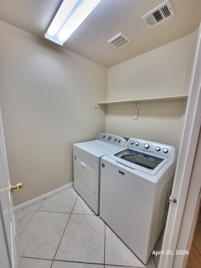 Building Photo - 9045 San Marin St