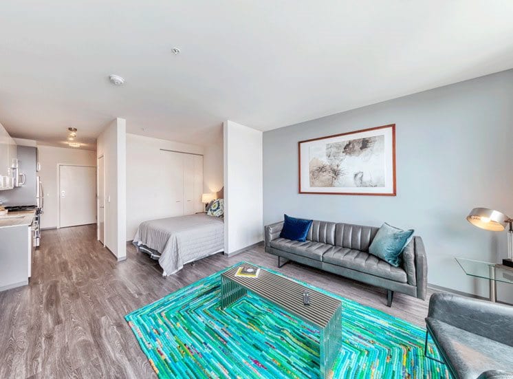 Building Photo - 2354 N California Ave