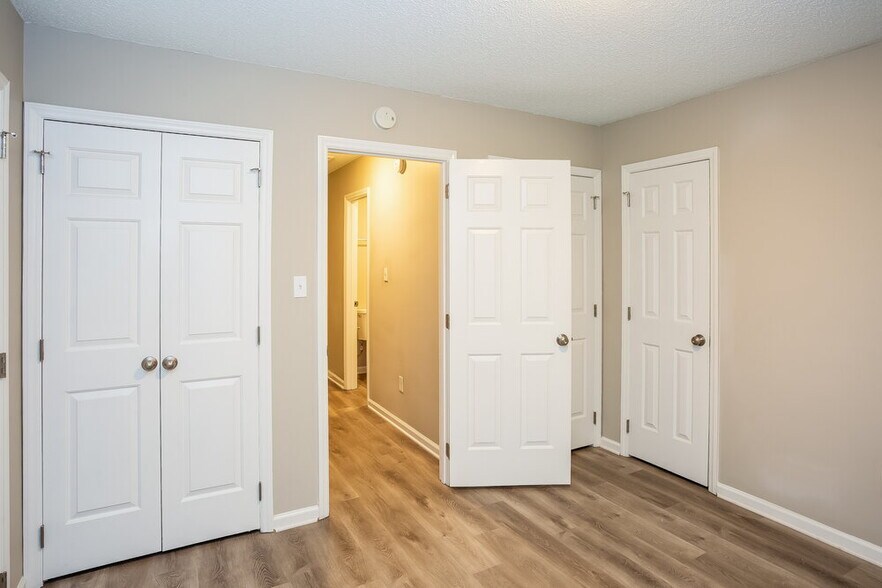 Building Photo - 6009 Burnt Mill Run