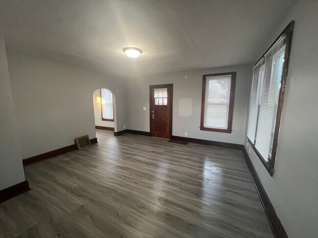 Building Photo - Moline Single Family Home