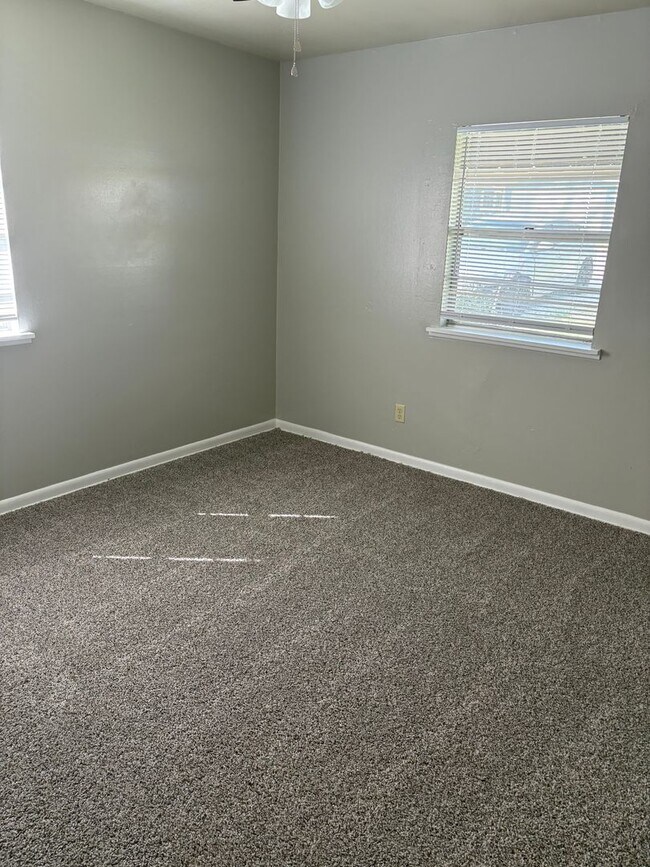 Building Photo - 2015-2017 W Lawson St