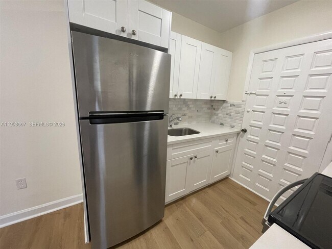 Building Photo - 218 Santillane Ave