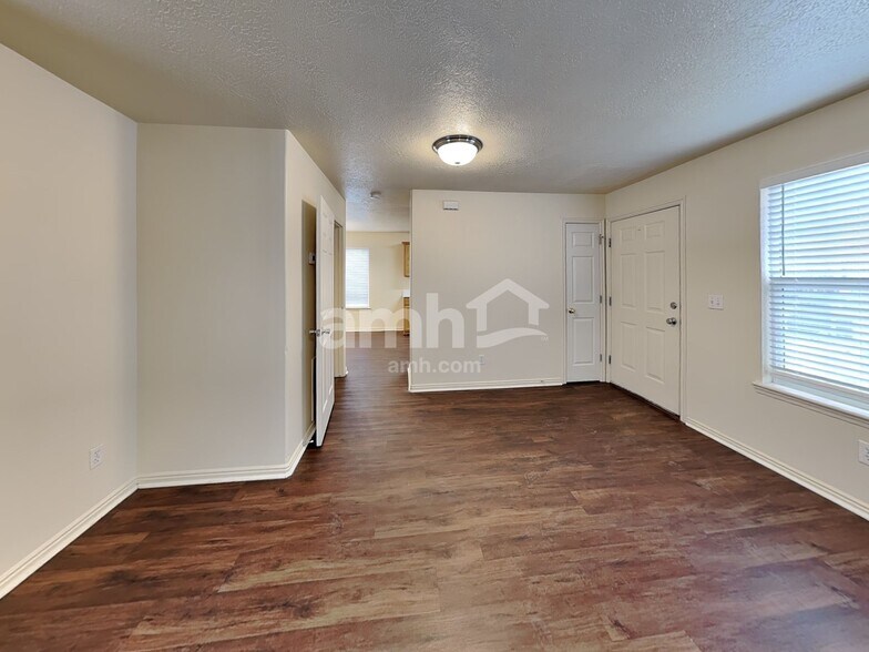 Building Photo - 4029 Dillon's Dr