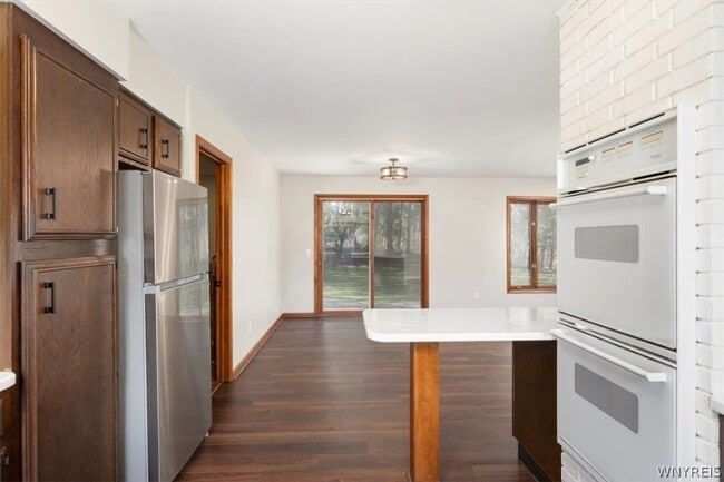 Building Photo - 60 Heiler Dr