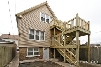 Building Photo - 3048 N Drake Ave