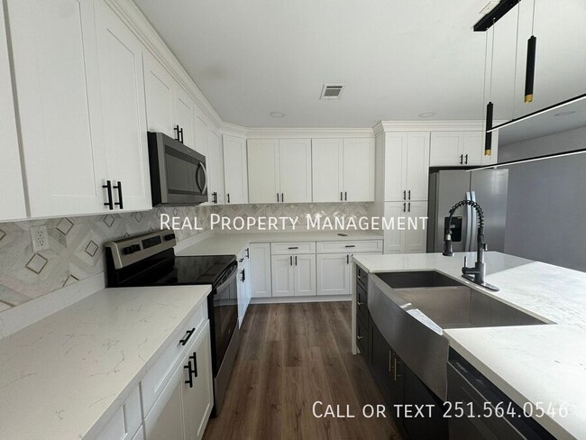 Building Photo - 3158 Lees Ln