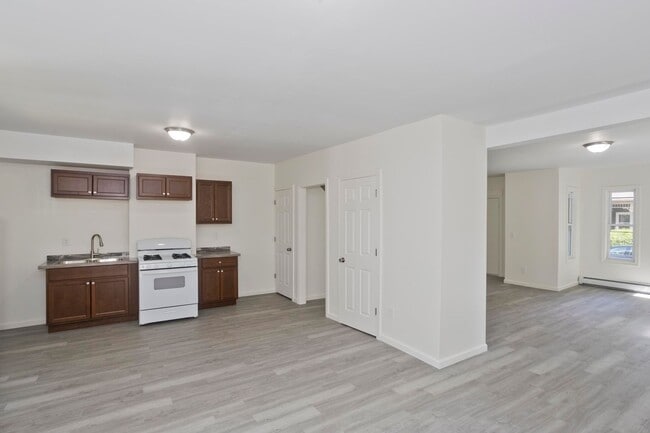 Building Photo - 24 Highland Ave