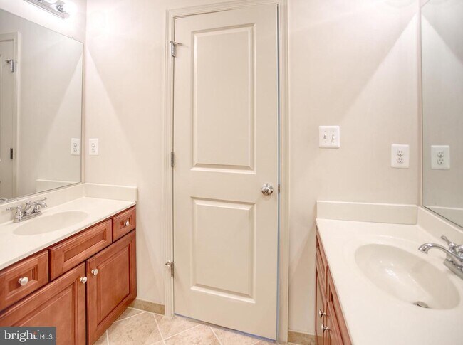 Building Photo - 13336 Redspire Dr