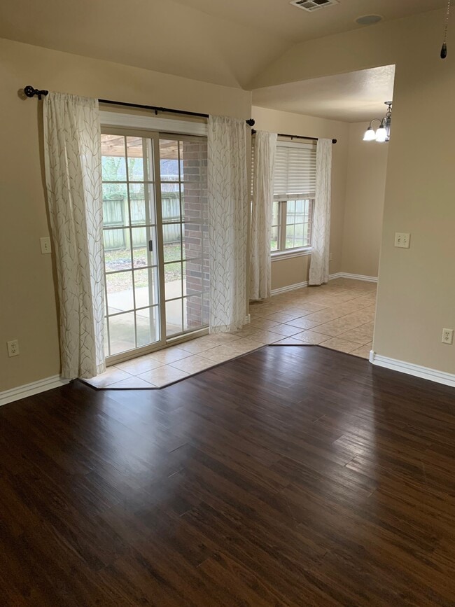 Building Photo - 3921 W Tanyard Dr