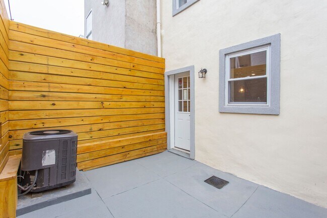 Building Photo - 602 Fernon St