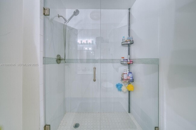 Building Photo - 10000 SW 147th Ct