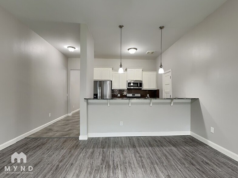 Building Photo - 1124 Merlin Dr