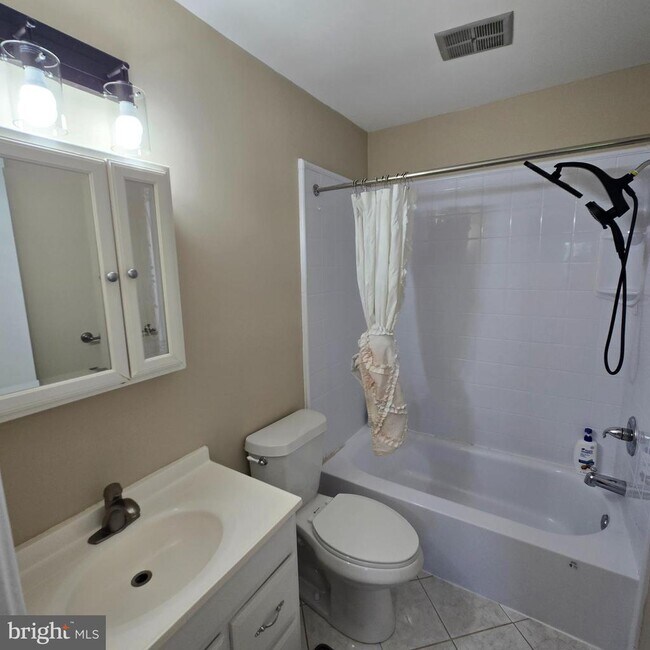 Building Photo - 5676 Kirkham Ct
