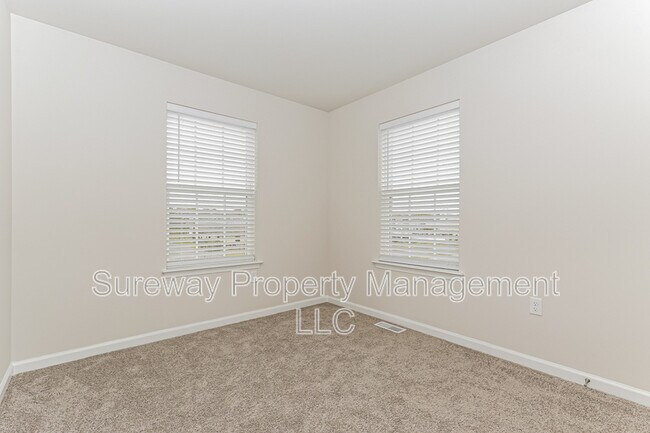 Building Photo - 204 Sandy Rdg Rd