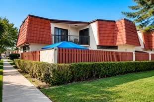 Building Photo - 3648 Victoria Dr