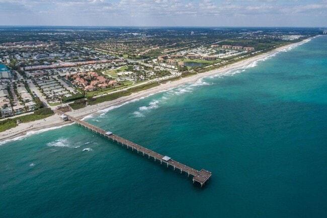 Building Photo - 501 Mainsail Cir