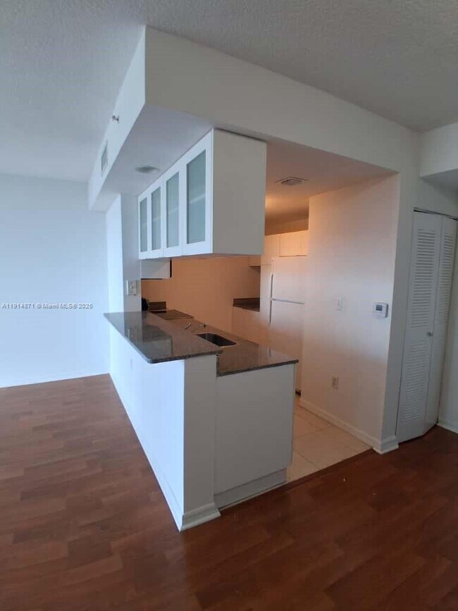 Building Photo - 275 NE 18th St