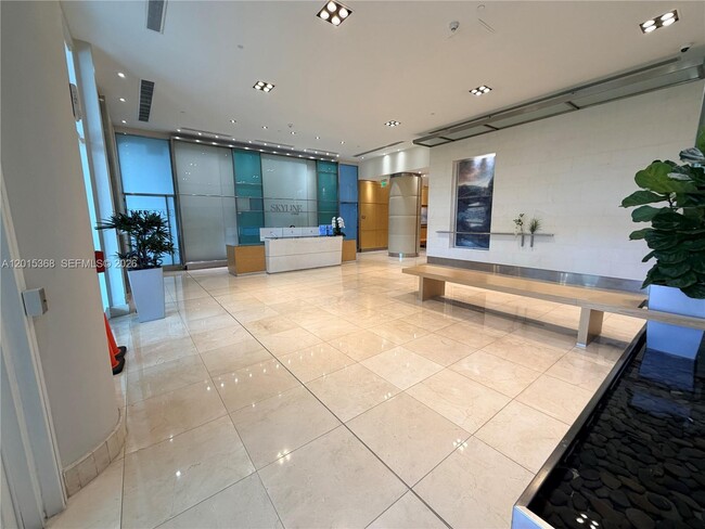 Building Photo - 2101 Brickell Ave