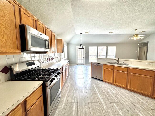 Building Photo - 19218 Misty Cove Dr