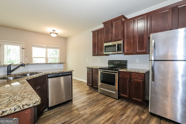 Building Photo - 1845 Simmons Ln