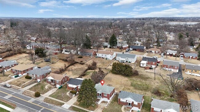 Building Photo - 813 Chain of Rocks Dr