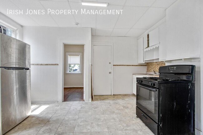 Building Photo - 84 10th St