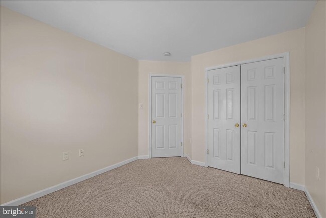 Building Photo - 36 Bruce Dr