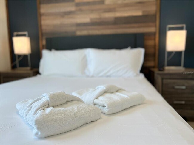 Building Photo - 2442 Dubai St