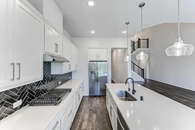 Building Photo - 6570 Scarlet Pond Ln