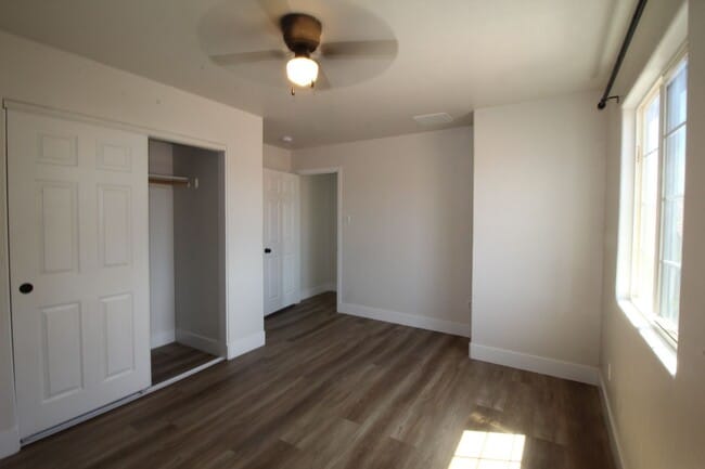 Building Photo - 9405 Salinger St