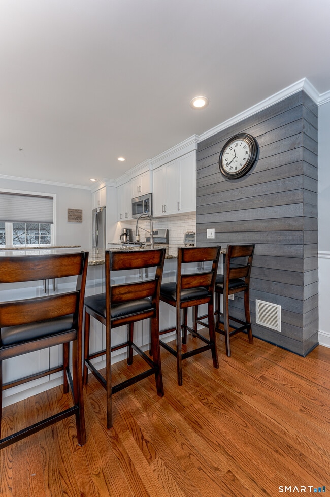 Building Photo - 280 Old Lambert Rd