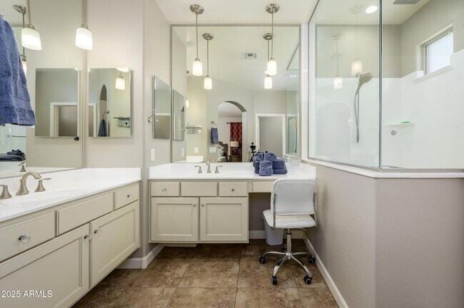 Building Photo - 6608 W Saguaro Park Ln