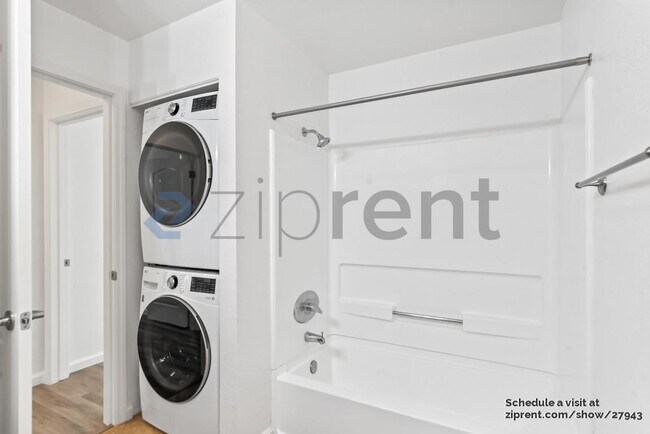 Building Photo - 866 Catkin Ct
