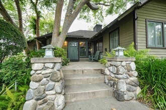 Building Photo - COMING SOON!!! BEAUTIFUL HISTORIC HOME LOC...