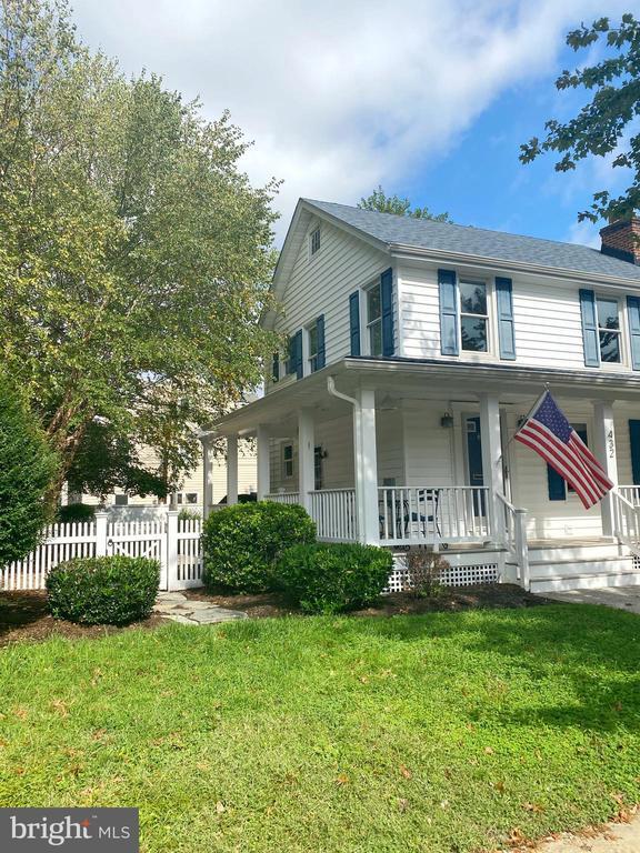 Building Photo - 432 E Luray Ave