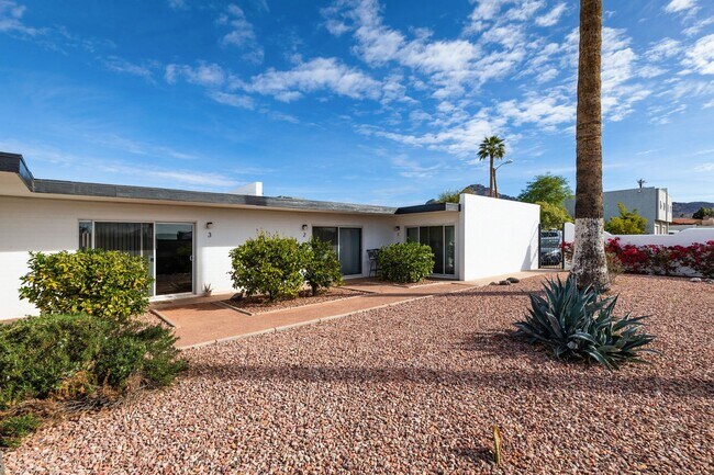 Building Photo - 1714 E Ocotillo Rd
