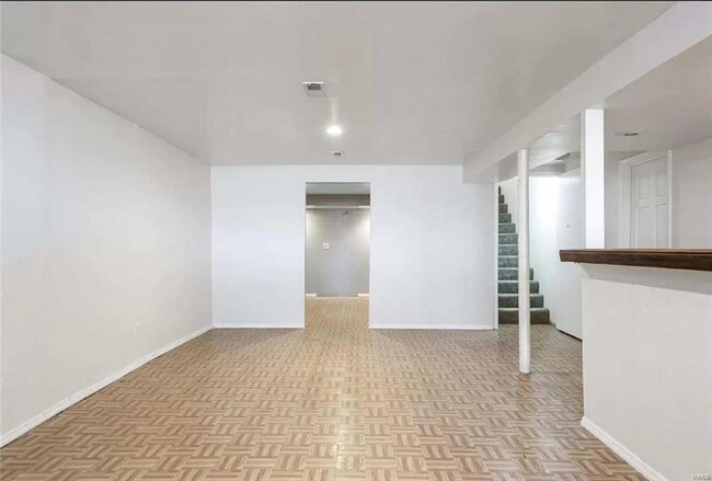 Building Photo - 1079 Crestwood Ln