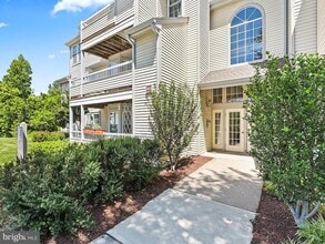 Building Photo - 303 Trinity Ct
