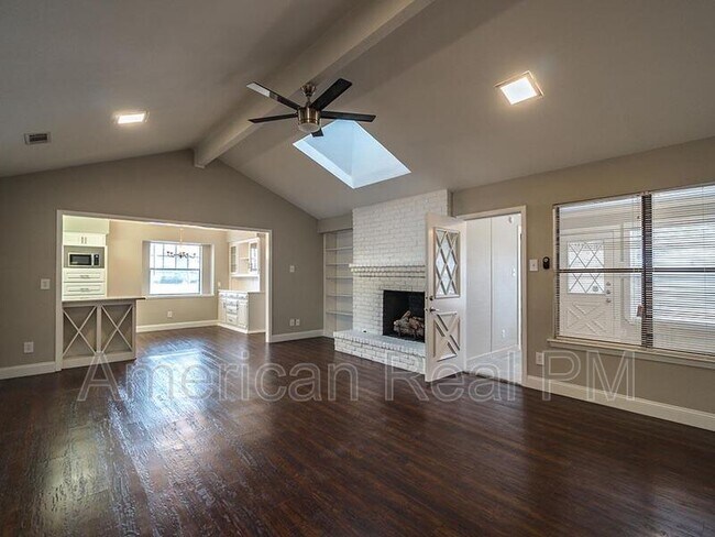 Building Photo - 3852 Westminster Dr