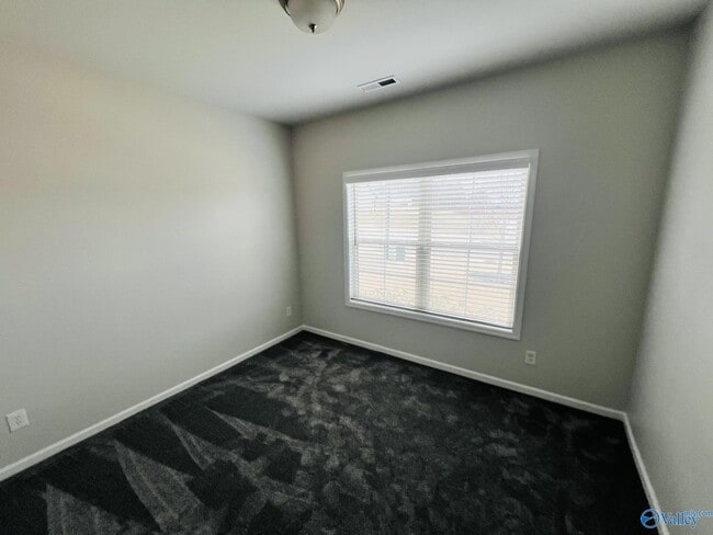 Building Photo - 292 Holt St