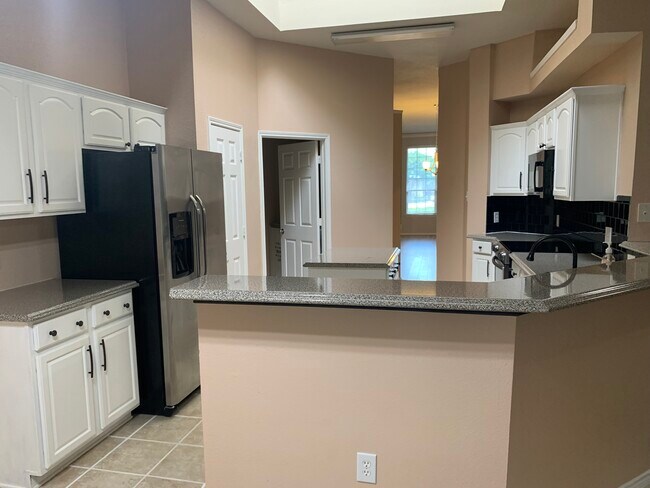 Building Photo - 2031 Trail Gln