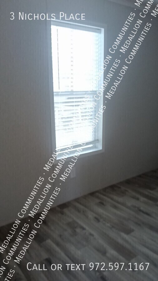 Building Photo - 3 Nichols Pl