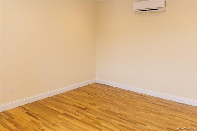 Building Photo - 23 E Main St