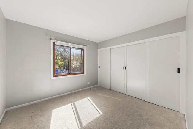 Building Photo - 1416 Sunnybrook Dr