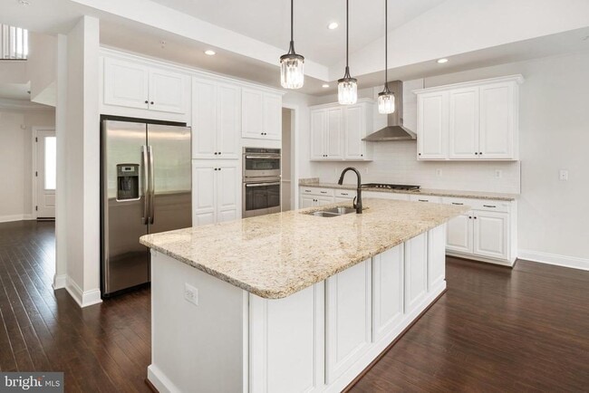 Building Photo - 8631 St Anthony Dr